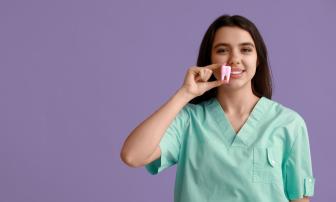 Assistenzzahnarzt:in